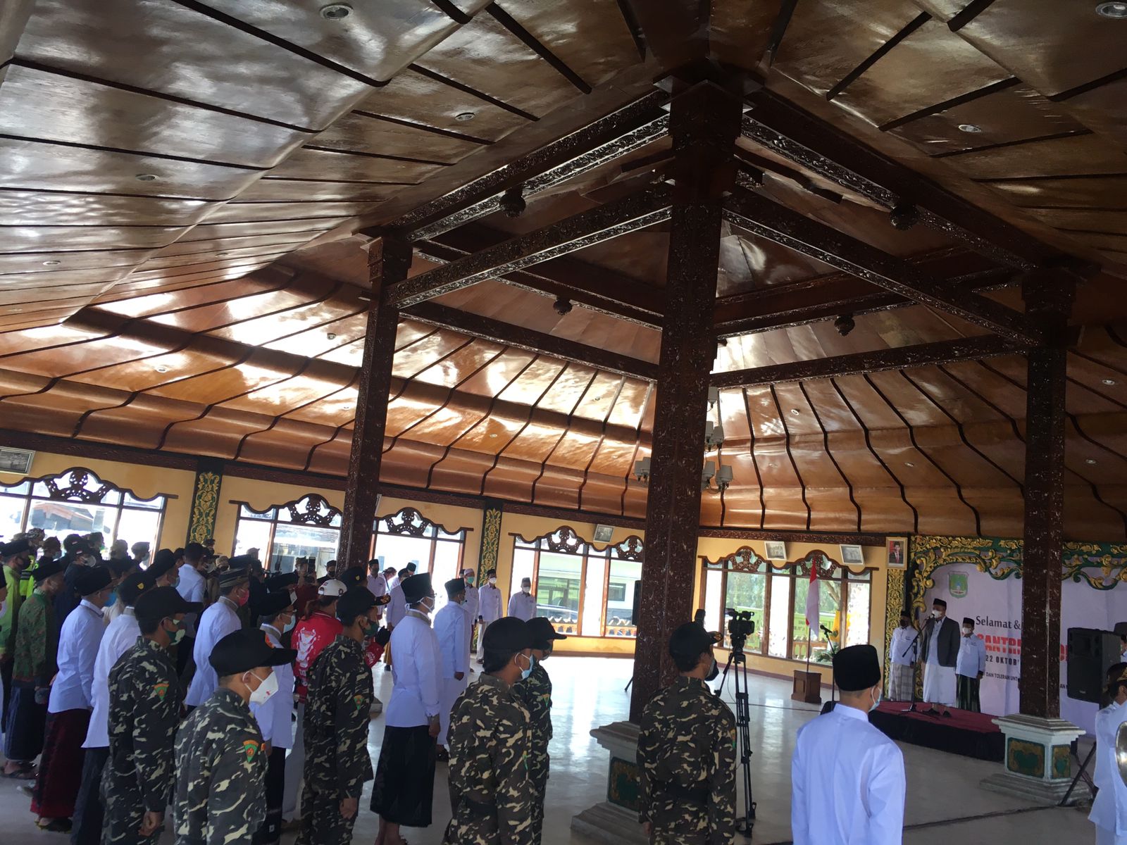 Upacara Hari Santri Nasional di Pendopo Agung Kecamatan Tosari Tahun 2021